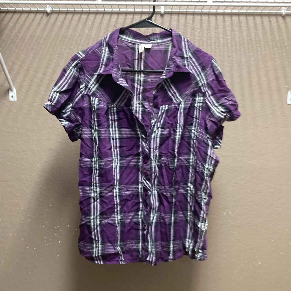 St. John's Bay Purple and White Button Down Shirt Casual